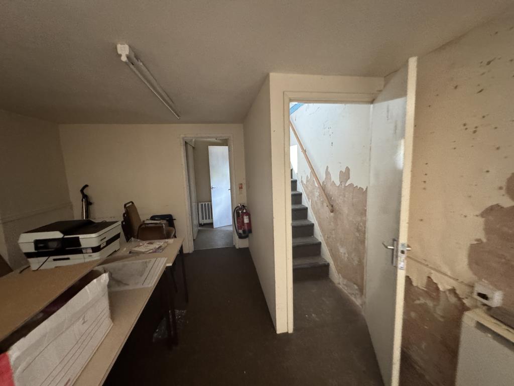 Lot: 143 - DETACHED BUILDING WITH PLANNING - Ground floor
